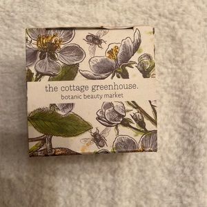 The cottage greenhouse. Orange blossom and honey mask